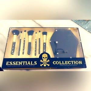 New essentials 8pc collection brushes set with storage case